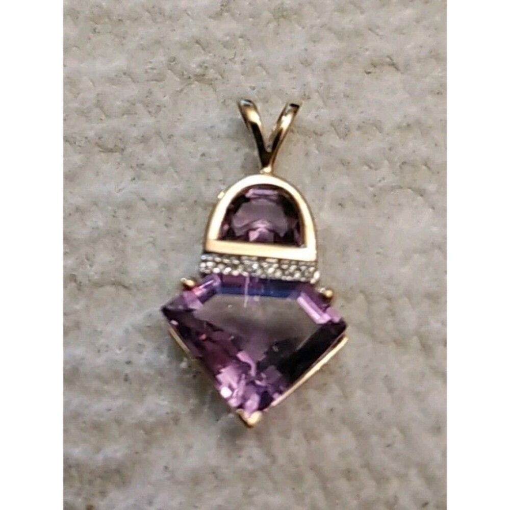 14k Gold Amethyst Trillion Pentagon Diamond Pendant 2.55 MM Long 13 Mm W 2.46gr